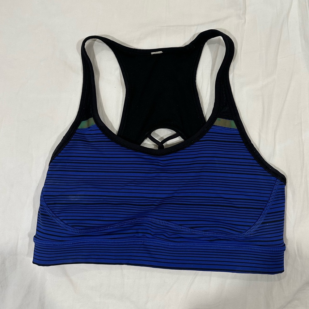 Lululemon size 6 sports bra
